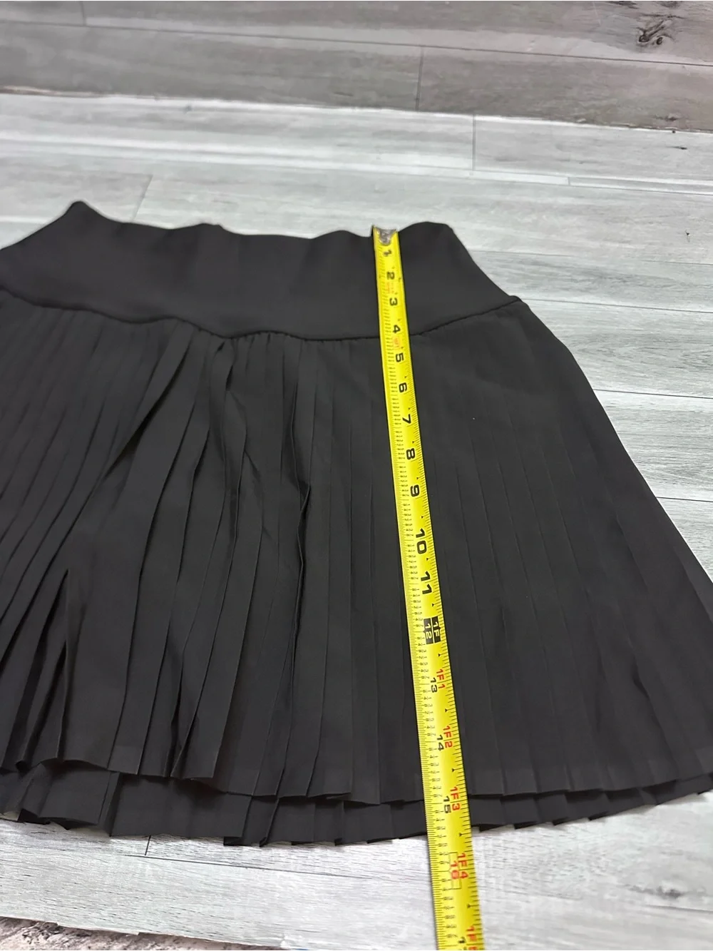 ALO Yoga Black Pleated A-Line Skirt M